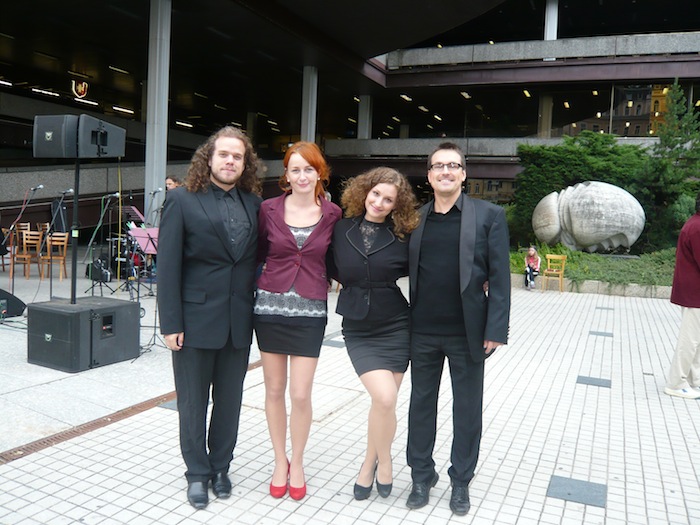 Vocal Band Q